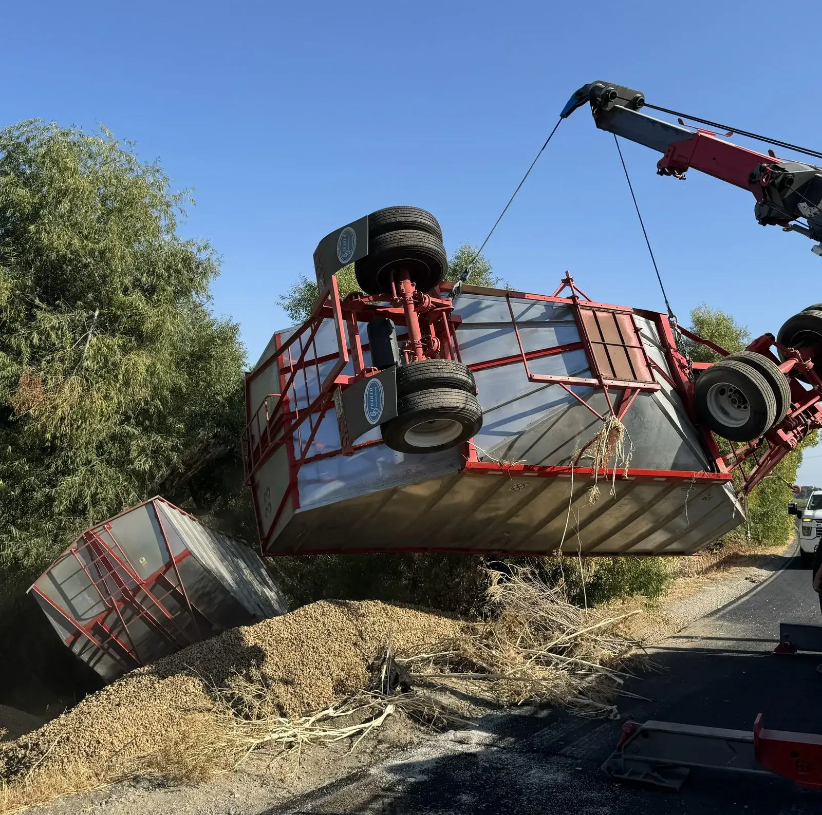 All Star heavy wrecker performing a semi truck winch-out.